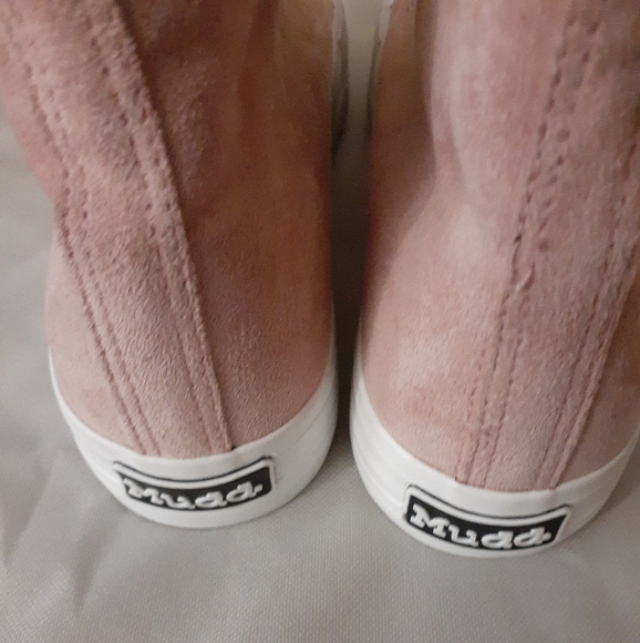 Rose/ Pink Boots - Picture 3 of 3